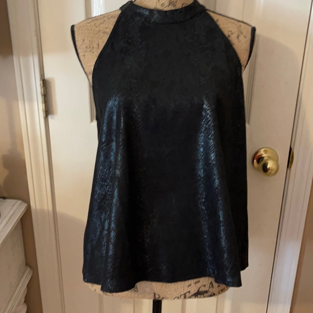 Black snake skin top!🖤